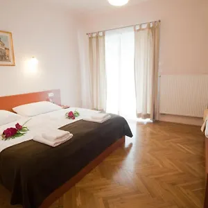 Apartment Alo Vila Klara