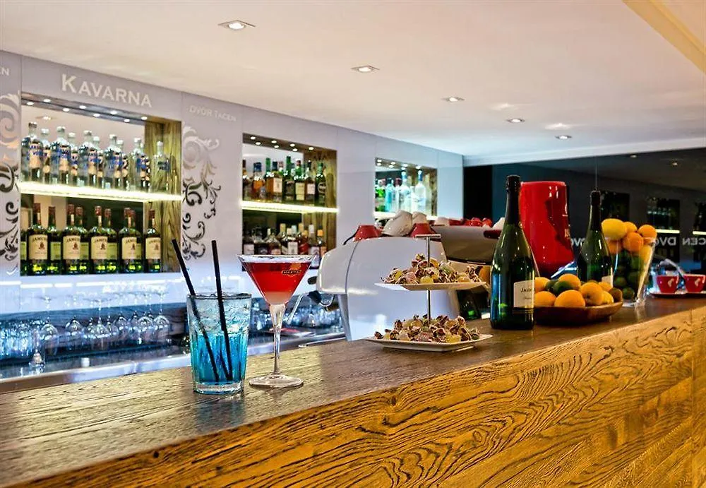 B&B Dvor Tacen Liubliana Bed and breakfast